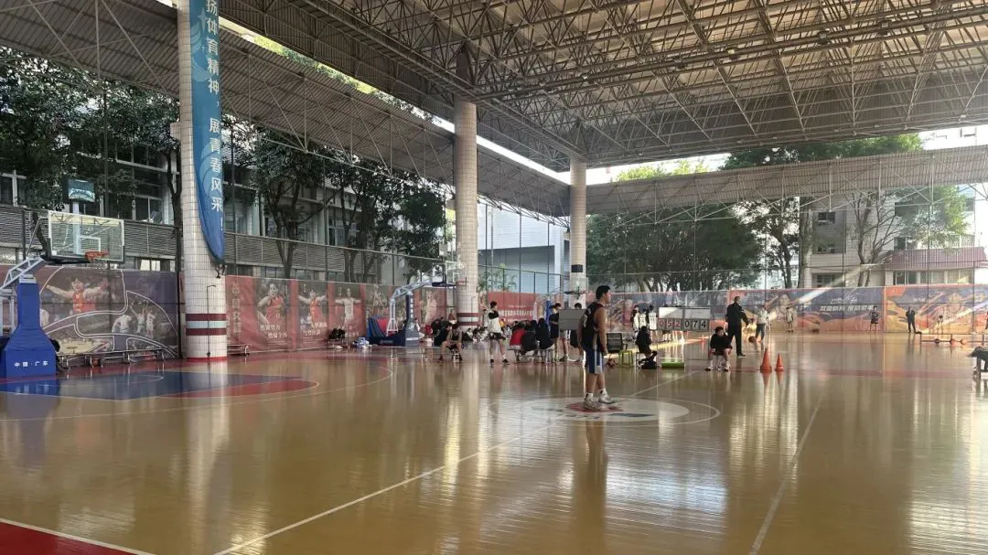 刻苦训练篮球时如何避免受伤的建议_2